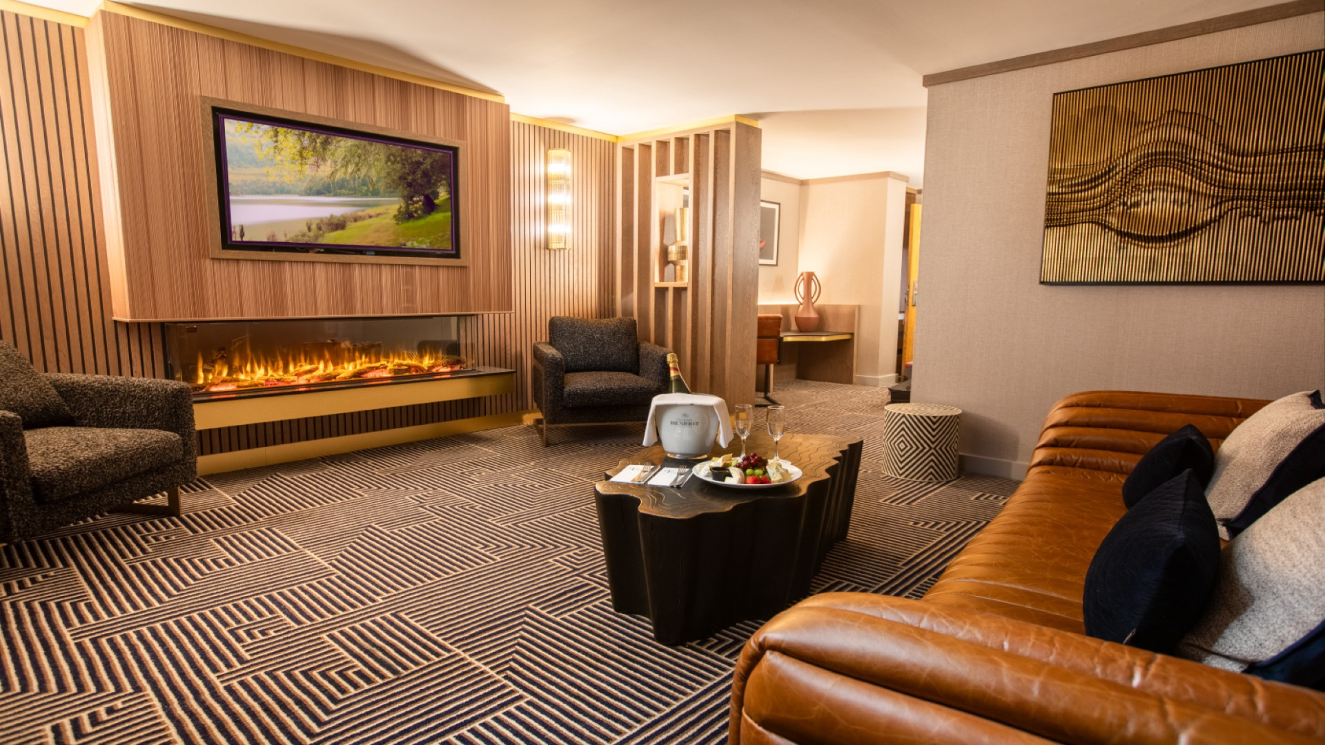 Side angle   sitting room suite  with fruit  wine   talbot hotel clonmel www.talbothotelclonmel.ie